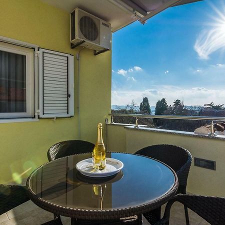 Apartman Mladenka Sukošan Kültér fotó