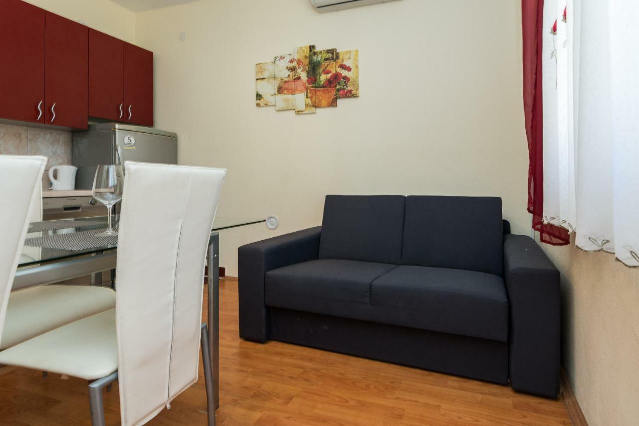 Apartman Mladenka Sukošan Kültér fotó