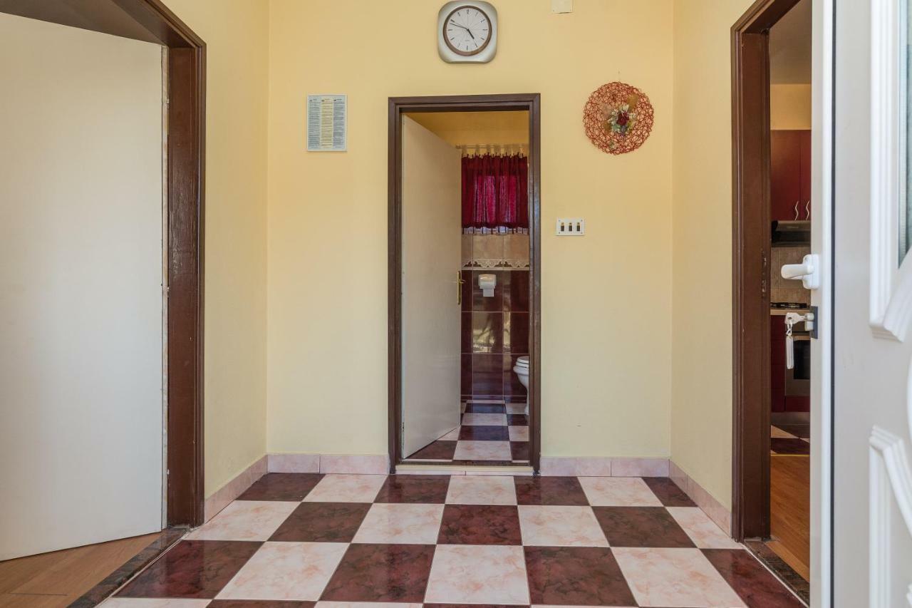 Apartman Mladenka Sukošan Kültér fotó