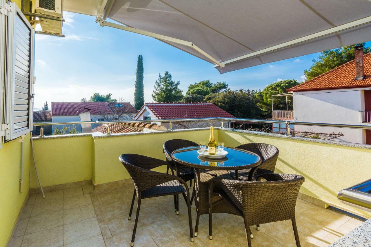 Apartman Mladenka Sukošan Kültér fotó